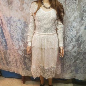 H & M lace skirt cream size 10